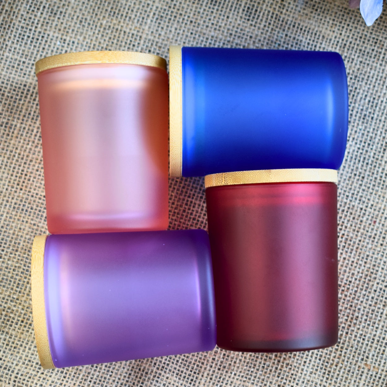Vaso para velas de colores con tapa de bambú