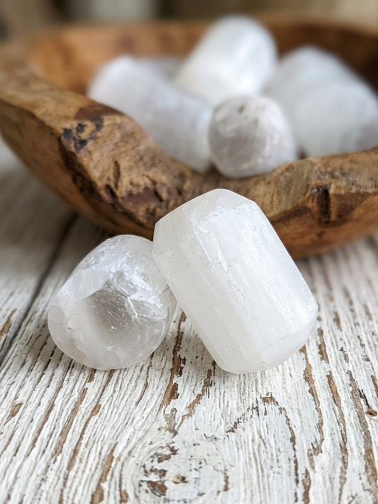 Rodado de Selenita Natural (Piedra de Limpieza Energética y Paz)
